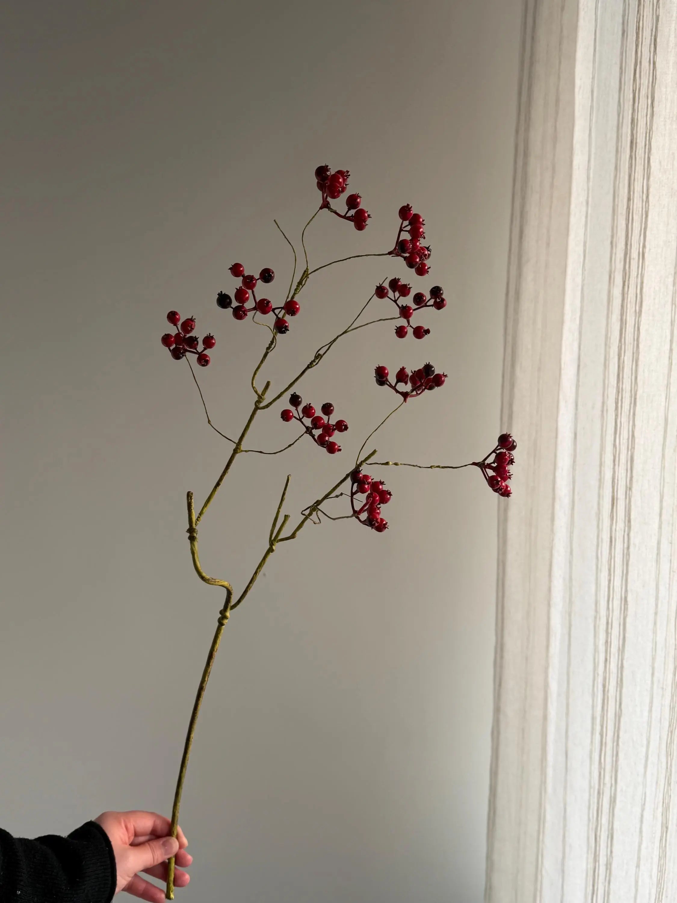 Faux Cranberry Branch, 29inch fake red berry Stem,Artificial Berry,Faux Burgundy Branches,Farmhouse Vase Filler,Flower Arrangement Decor Faux Flower Place