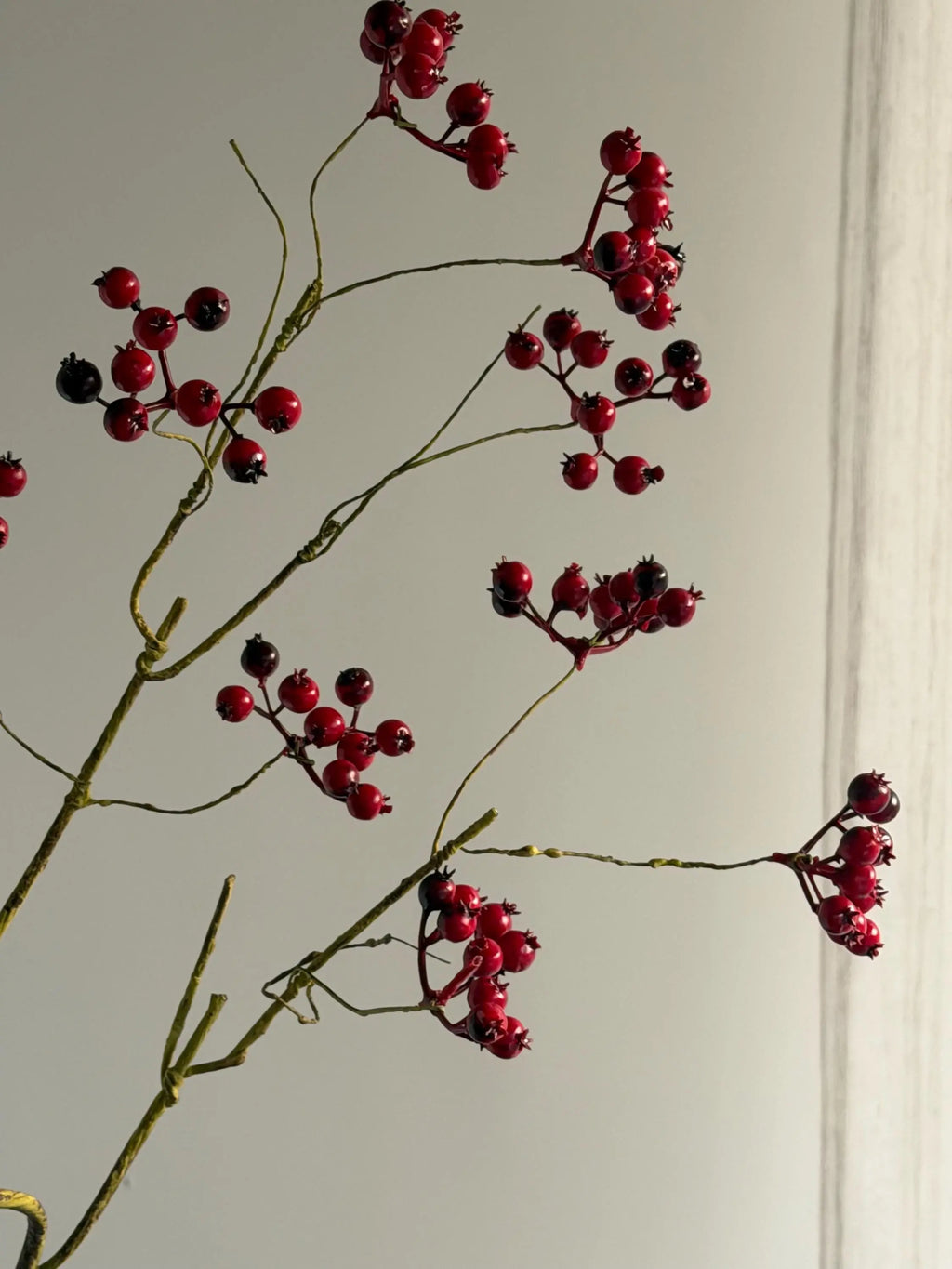 Faux Cranberry Branch, 29inch fake red berry Stem,Artificial Berry,Faux Burgundy Branches,Farmhouse Vase Filler,Flower Arrangement Decor Faux Flower Place