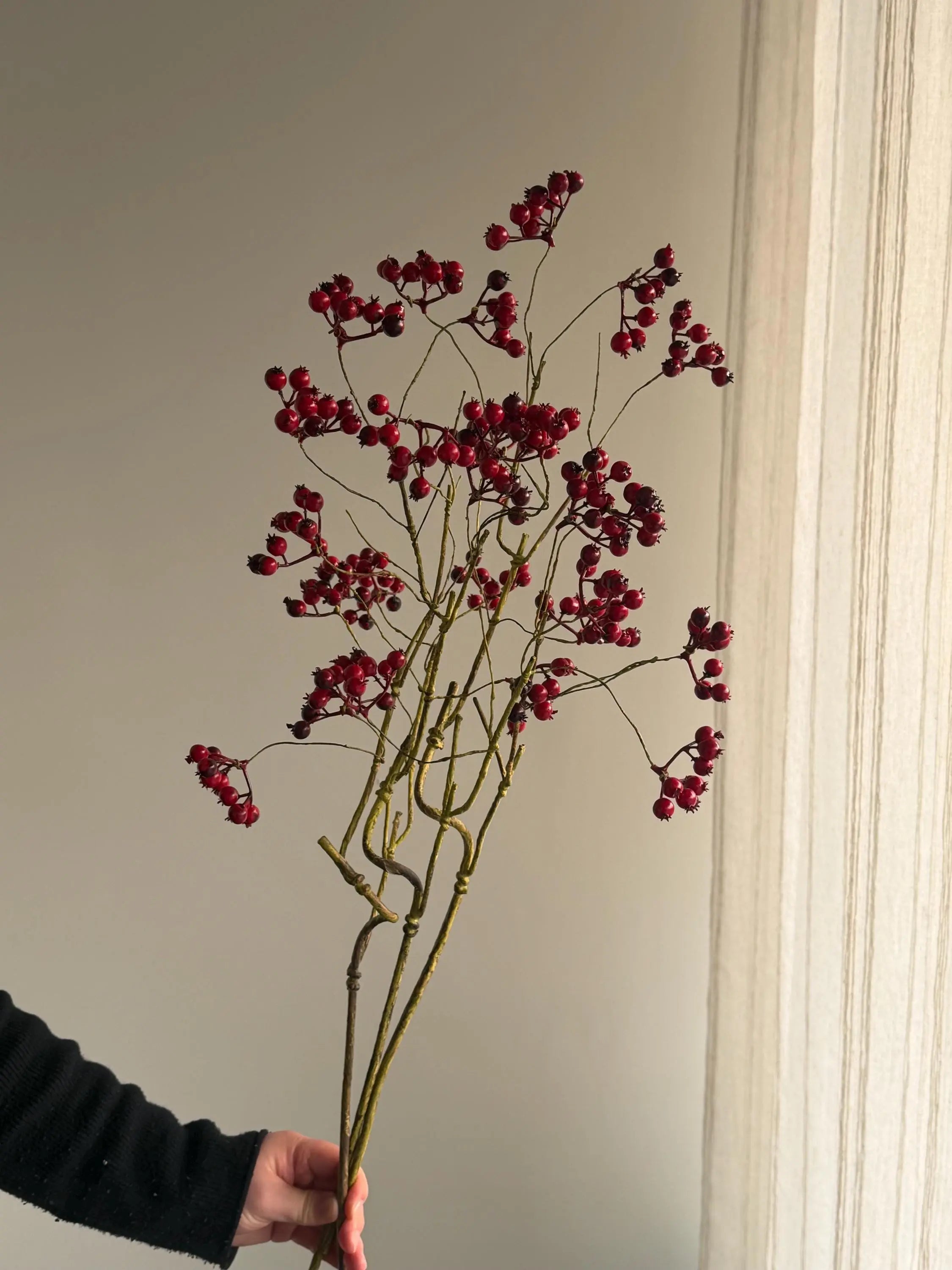 Faux Cranberry Branch, 29inch fake red berry Stem,Artificial Berry,Faux Burgundy Branches,Farmhouse Vase Filler,Flower Arrangement Decor Faux Flower Place