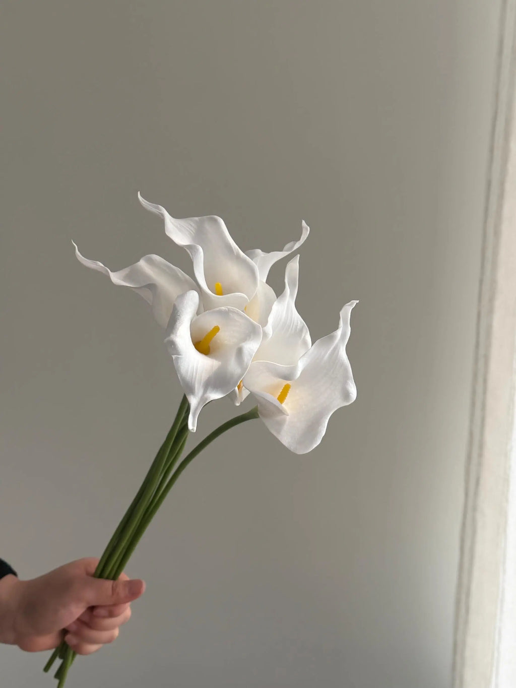 Faux Calla Lily bouquet for Bridal Shower, 6pc Artificial lily of the valley, Mini Calla Lily Bouquet,Wedding Ceremony Flower for Bride Faux Flower Place
