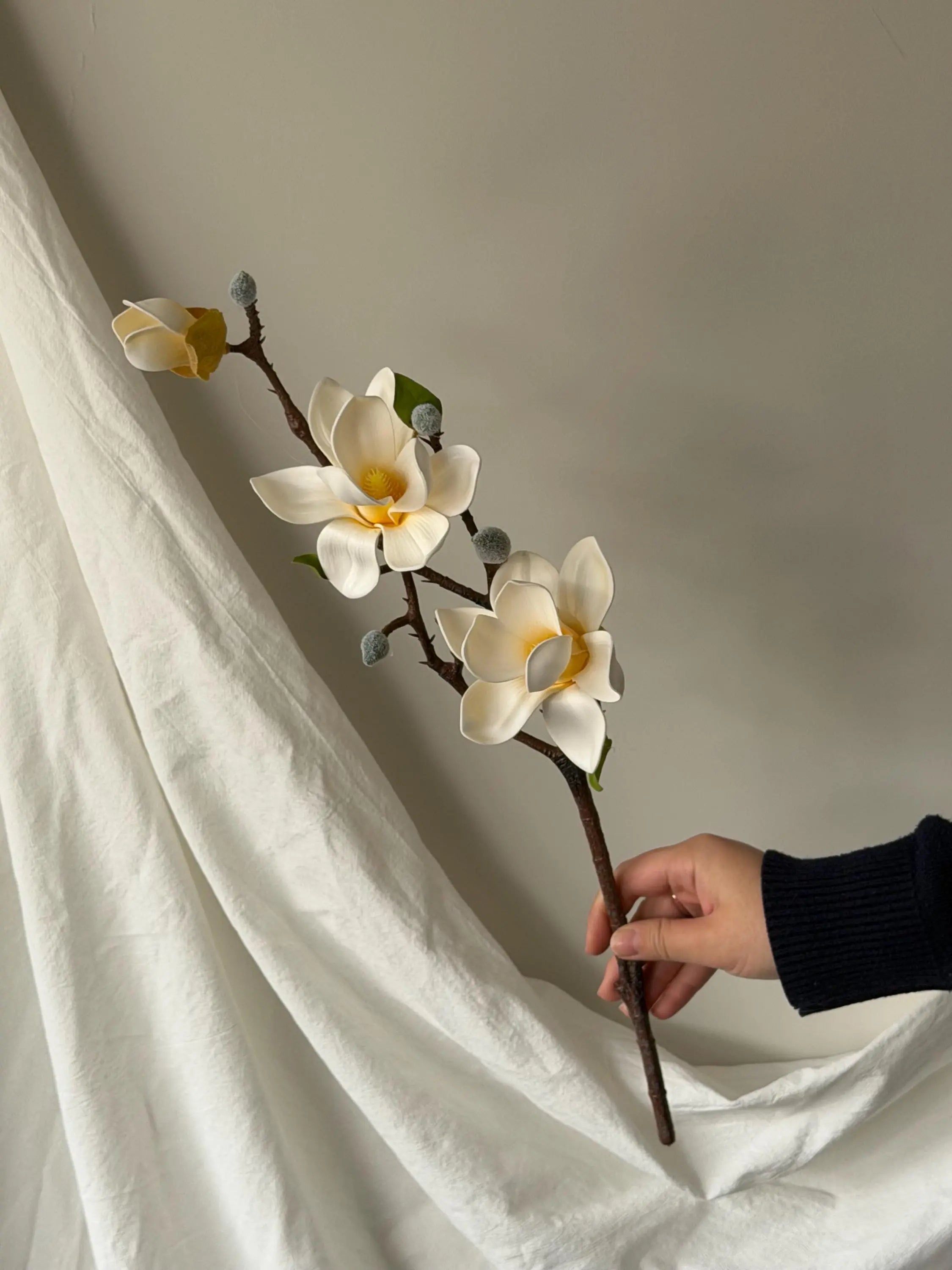 Faux Magnolia Artificial flower Silk Magnolia Branches, Dinner Wedding Arrangement, Fake Flower Faux Magnolia, Table decor Faux Flower Place