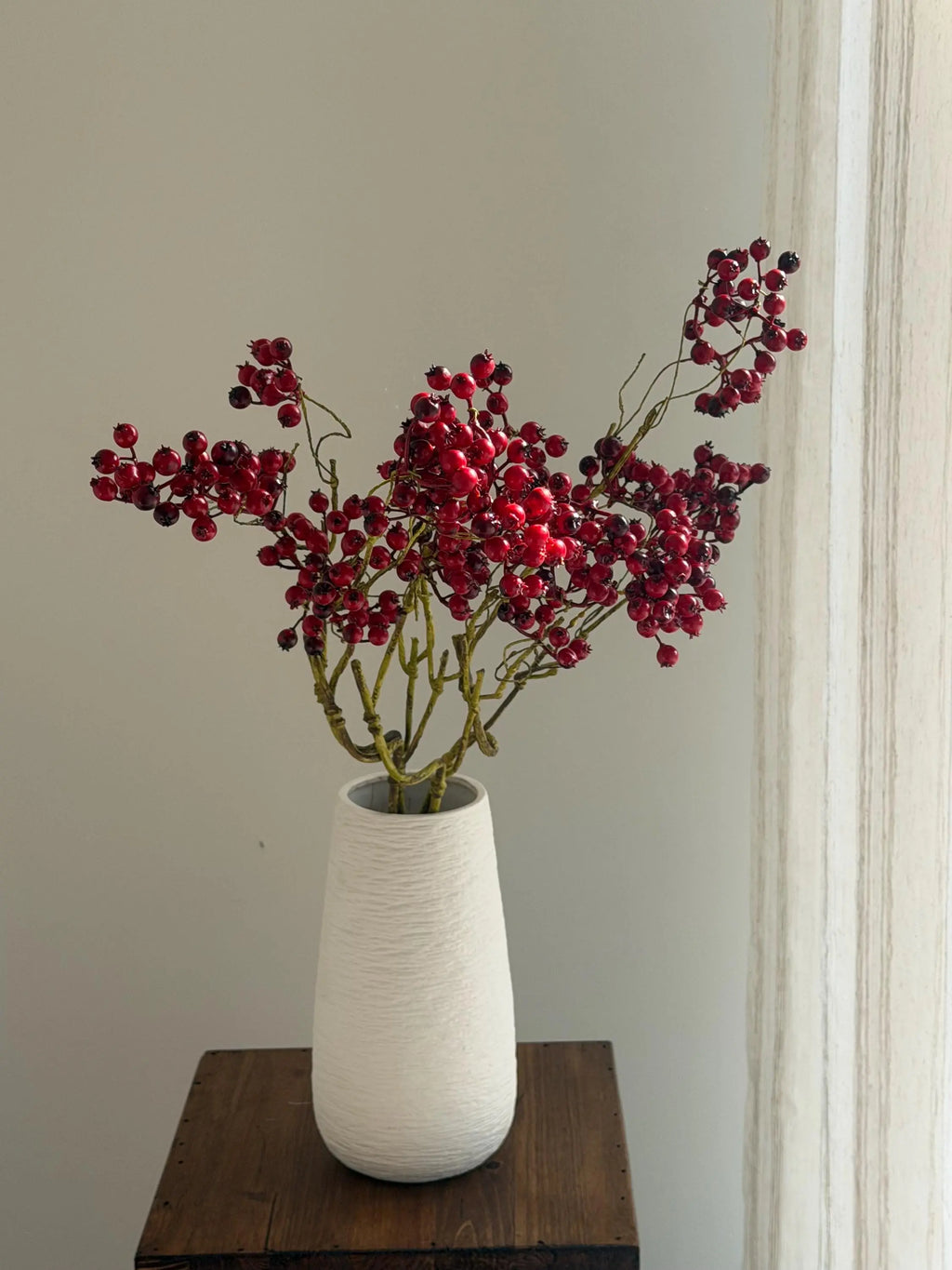 Faux Cranberry Branch, 29inch fake red berry Stem,Artificial Berry,Faux Burgundy Branches,Farmhouse Vase Filler,Flower Arrangement Decor Faux Flower Place
