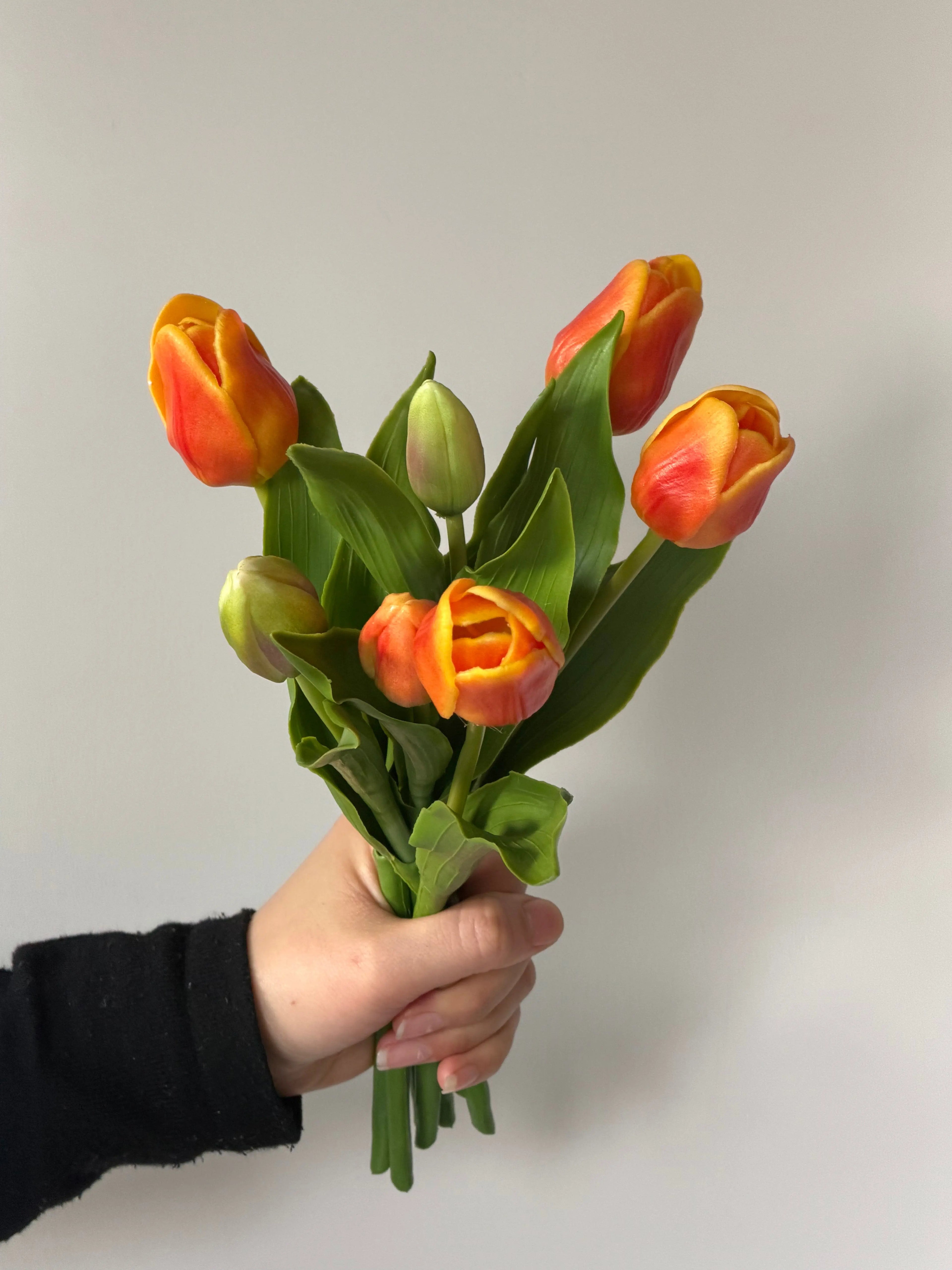 Faux tulip bouquet Celesta Atelier