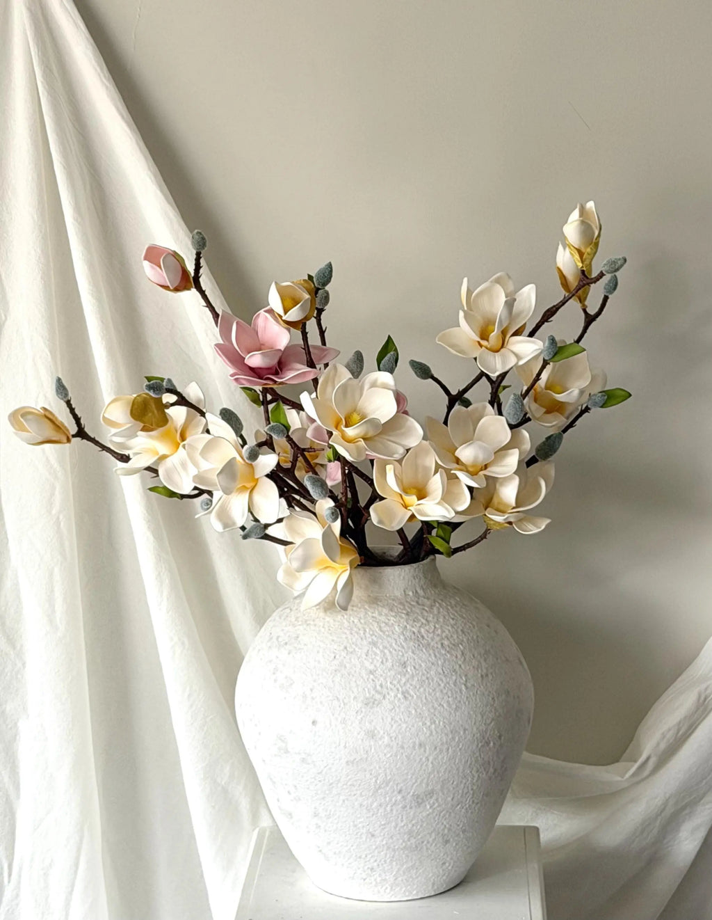 Faux Magnolia Artificial flower Silk Magnolia Branches, Dinner Wedding Arrangement, Fake Flower Faux Magnolia, Table decor Faux Flower Place