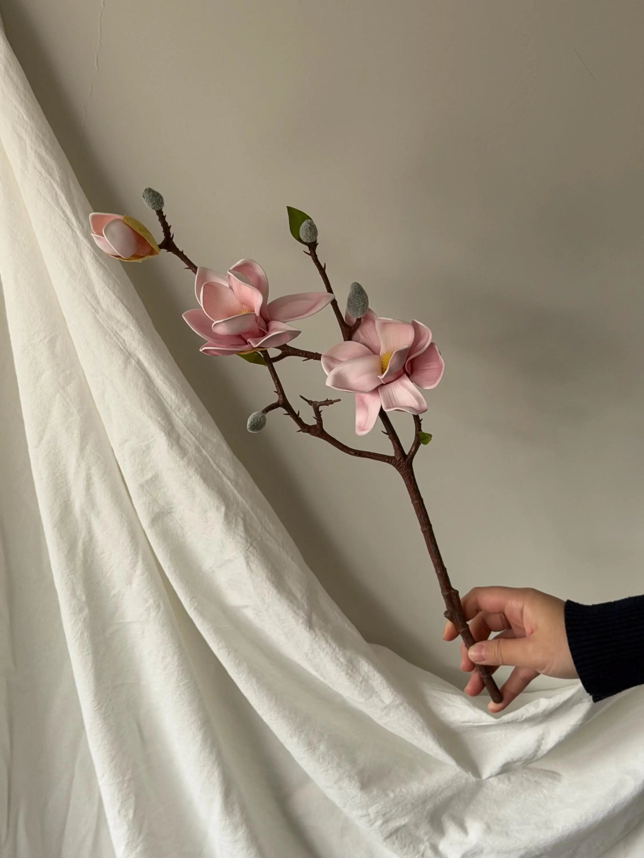 Faux Magnolia Artificial flower Silk Magnolia Branches, Dinner Wedding Arrangement, Fake Flower Faux Magnolia, Table decor Faux Flower Place