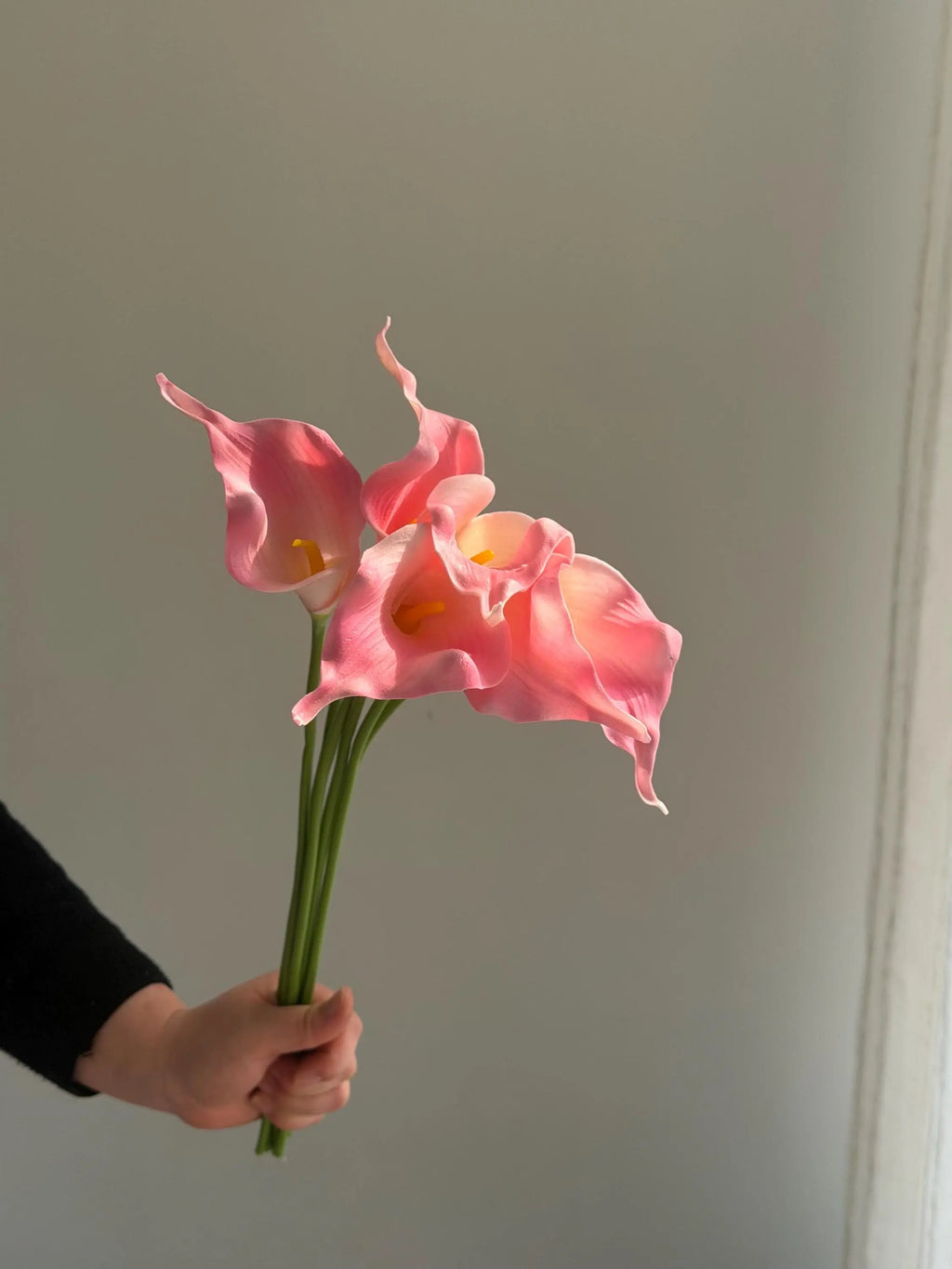 Faux Calla Lily bouquet for Bridal Shower, 6pc Artificial lily of the valley, Mini Calla Lily Bouquet,Wedding Ceremony Flower for Bride Faux Flower Place