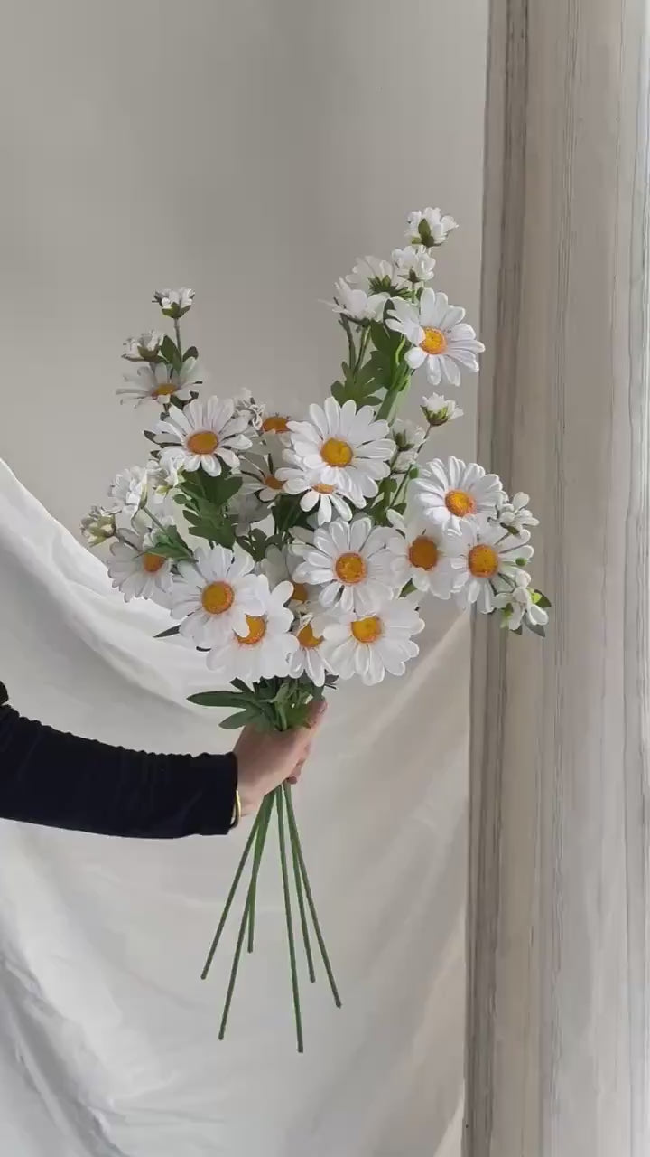 Faux Daisy Flower Stem
